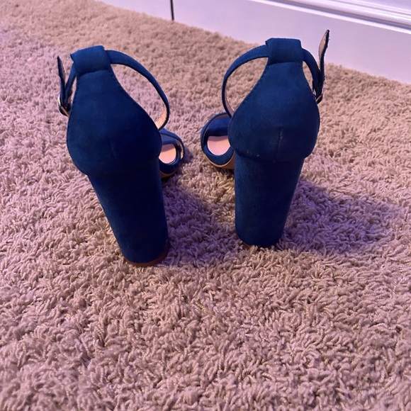 heels - Picture 3 of 3